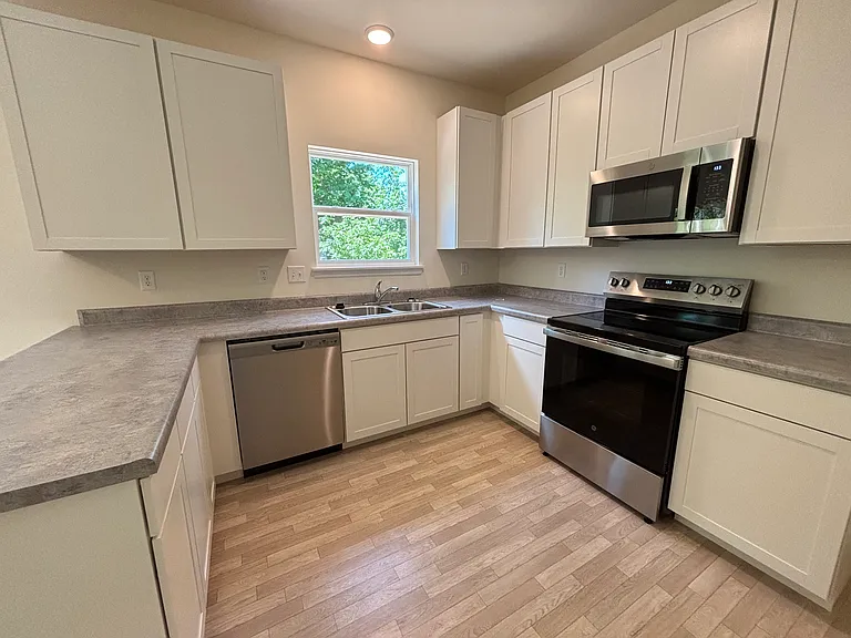 463 Sweetgrass Dr — Photo 8
