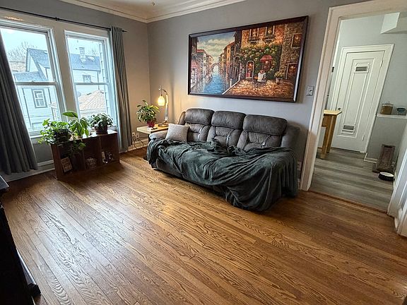 5th image of 3217 W Balmoral Ave #2