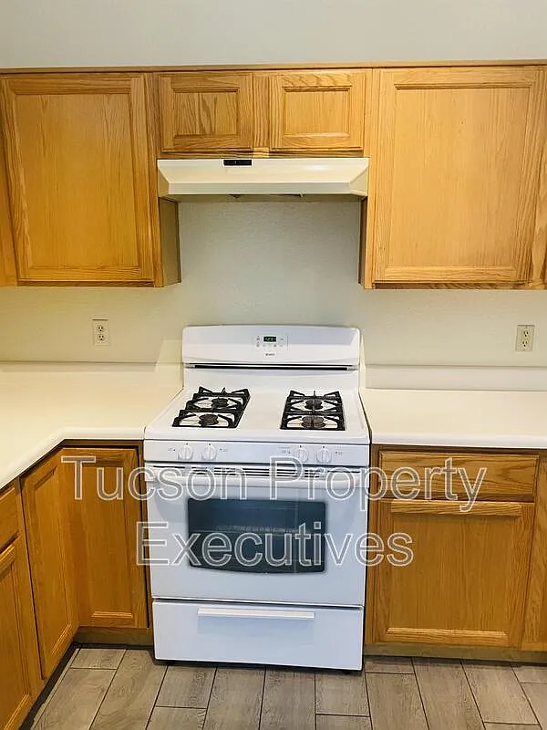 3 bed, 2.0 bath, 1415 sqft, $1,825 — Photo 4