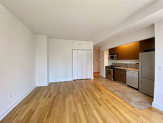 4th image of 885 6th Ave #18D