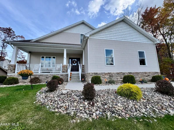 813 Brush Oaks Dr, Altoona, PA 16602