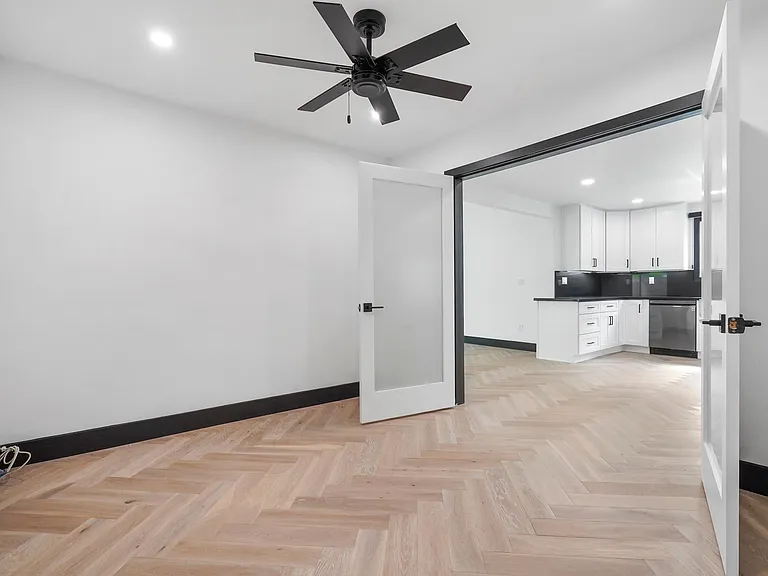 23807 Archwood St — Photo 26