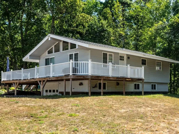 189 Route 27, Raymond, NH 03077