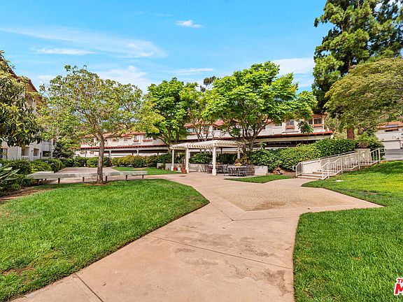 3rd image of 501 Palisades Dr APT 207