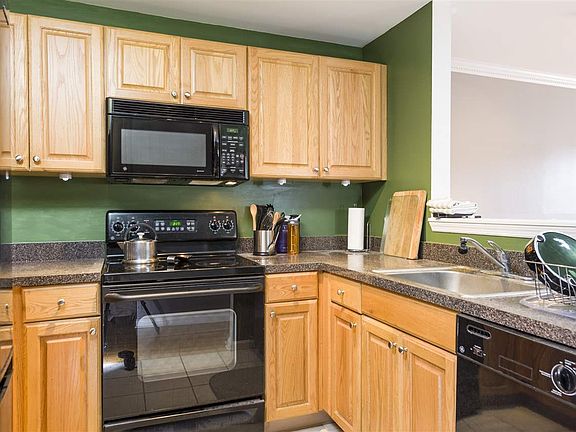 3rd image of 318 54th St APT 3L
