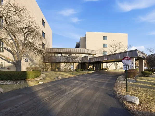 5840 W 104th St APT 115, Oak Lawn, IL 60453