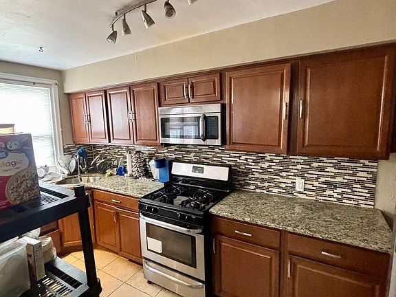 3rd image of 4735 Hartel Ave