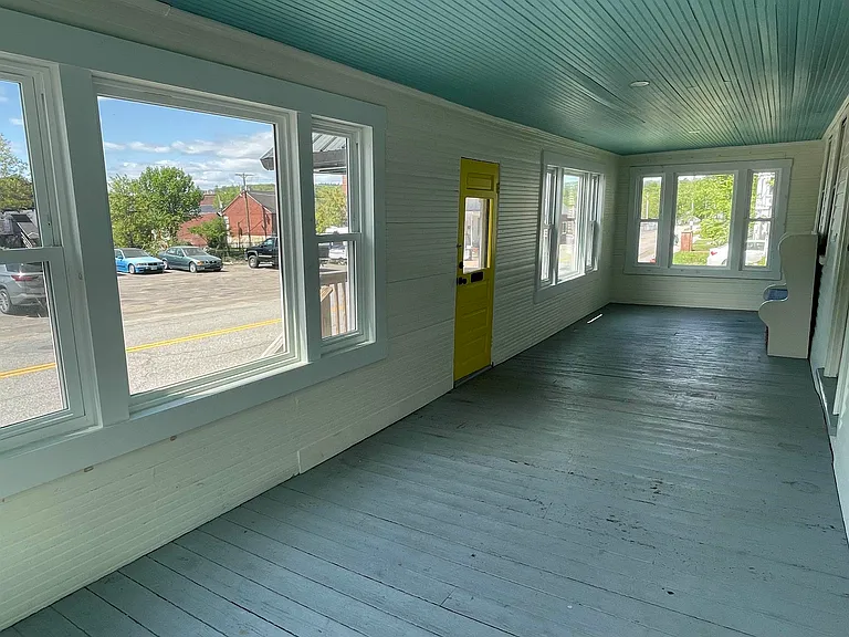 21 E Bow St — Photo 23