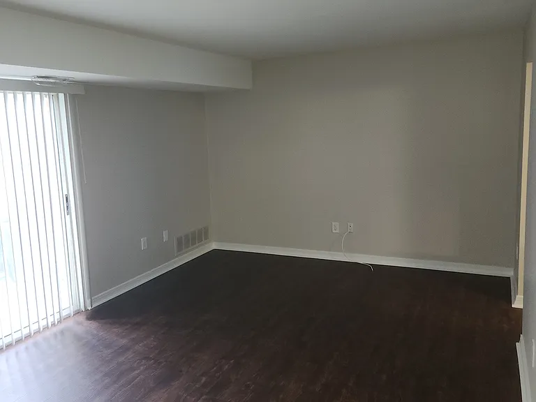 1025 Oaklyn Ct #1025 — Photo 9