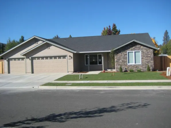 1022 SW Princeton Pl, Grants Pass, OR 97527