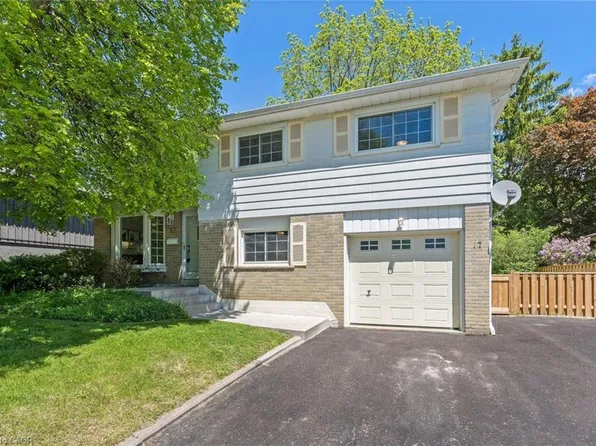 17 Metcalfe Ct, Halton Hills, ON L7G 4N7