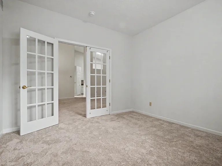 1379 E Main St — Photo 10