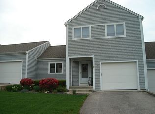 22 Heather Ln, Hope Valley, RI 02832