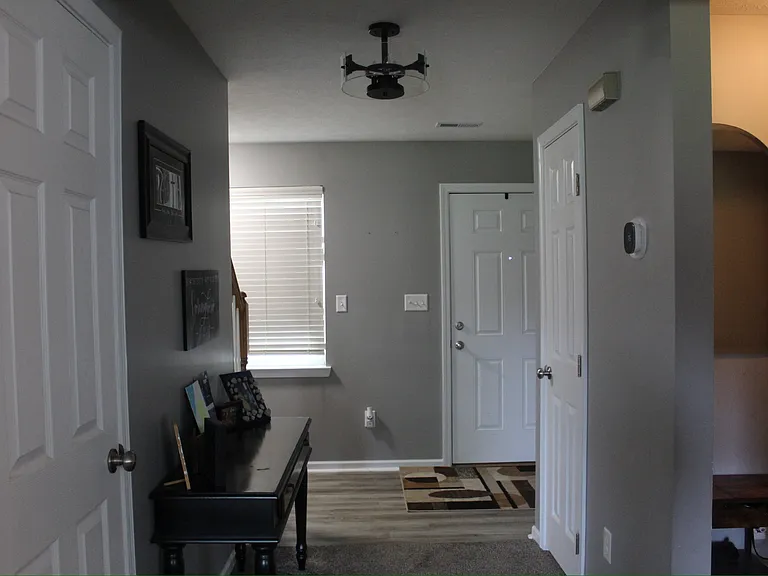 9880 Blue Spruce Dr — Photo 2