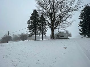 11621 Grafton Rd, Grafton, OH 44044