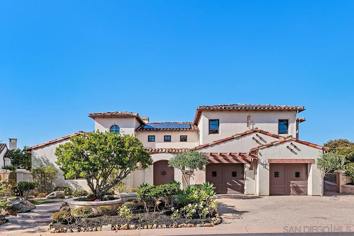 4 bed, 4.5 bath, 5349 sqft, $13,000 — Photo 2
