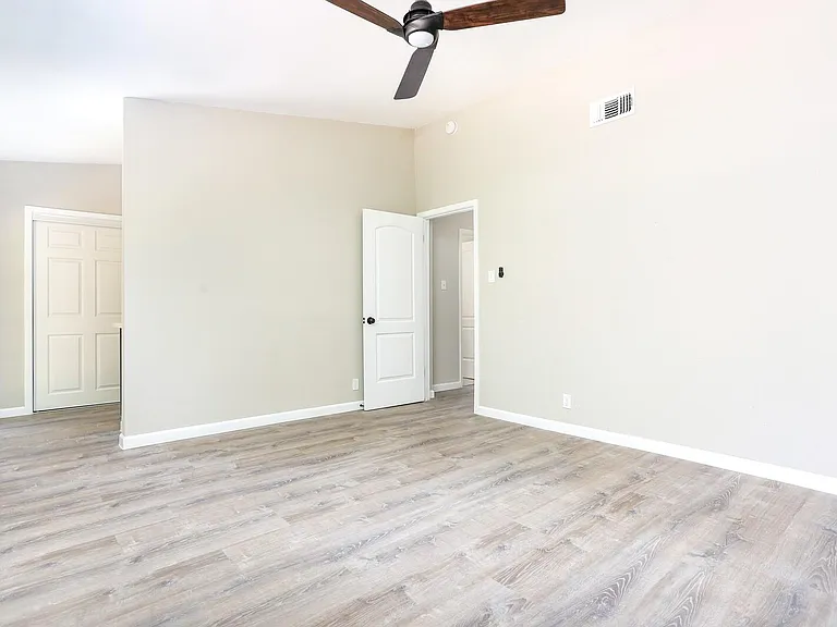 3305 Morning Dr — Photo 12