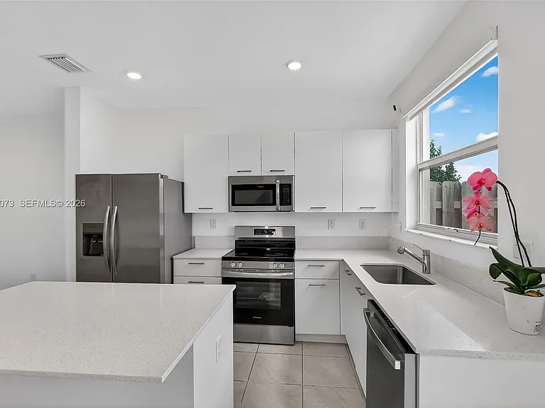 12221 NW 24th Pl — Photo 7