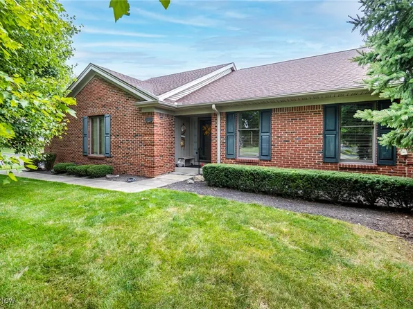 141 Talsman Dr #2, Canfield, OH 44406