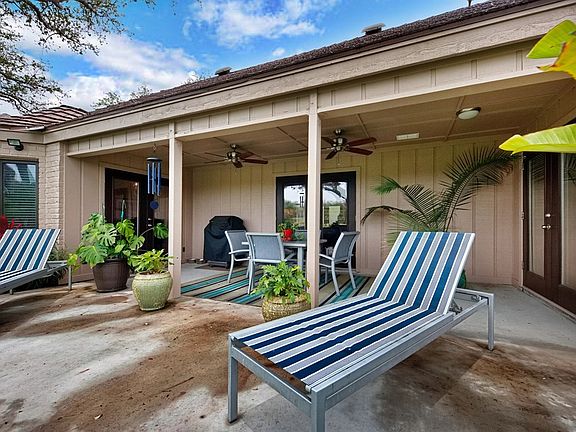 5th image of 213 Royal Oaks Dr