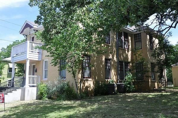 2nd image of 202 W Austin Ave