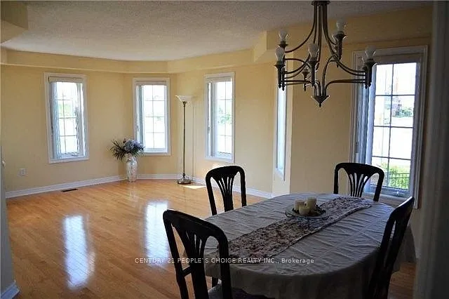 223 Van Scott Dr #UPPER — Photo 3