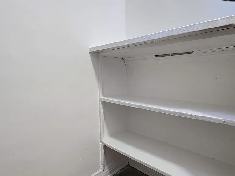 621 Midvale Avenue — Photo 13