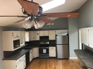 180 Tanglewood Dr, Hamden, CT 06518