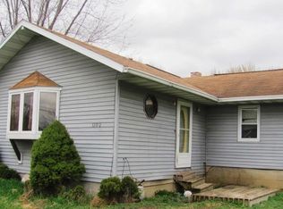 1202 Dillon Ave, Sterling, IL 61081