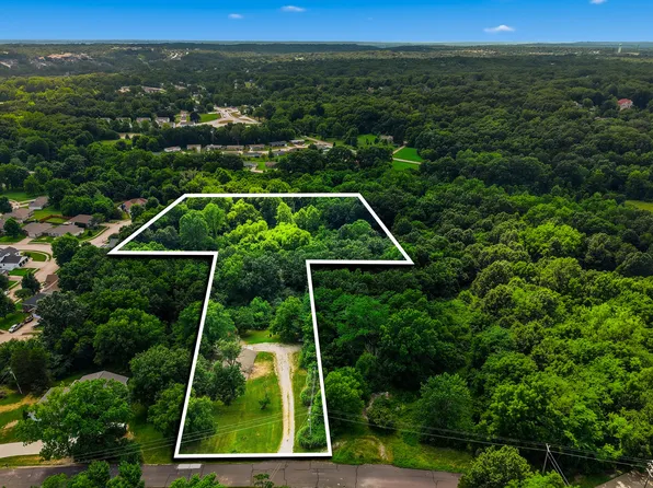 6481 S Old Village Rd, Columbia, MO 65203