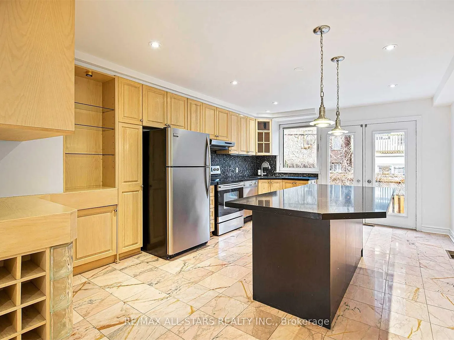 3 bed, $5,900 — Photo 4