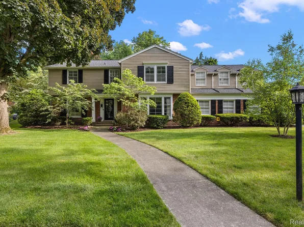 3355 S Bradway Blvd, Bloomfield Hills, MI 48301