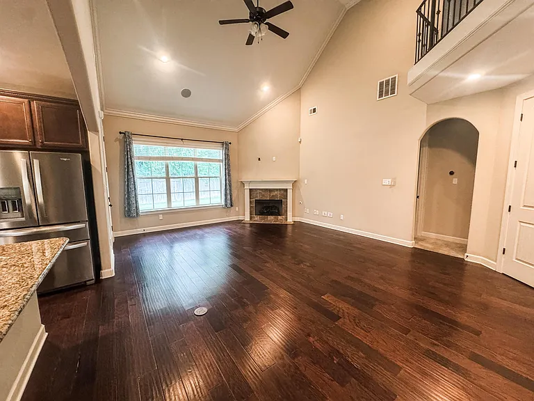 1229 Grainfield Cv — Photo 5