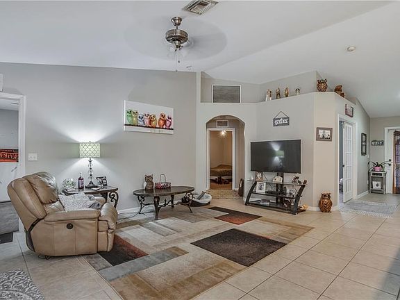 4th image of 1017 Carl Ave