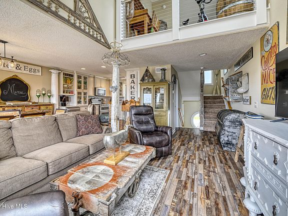 4th image of 1879 New River Inlet Road