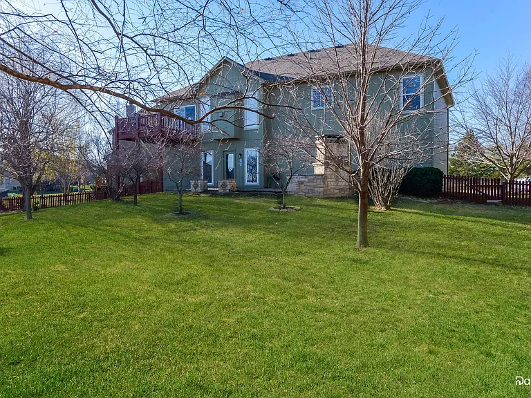 2308 W Elizabeth St — Photo 14
