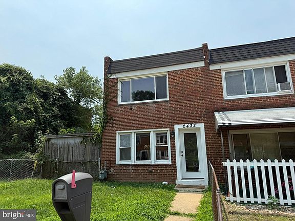 2nd image of 2432 Harriet Ave