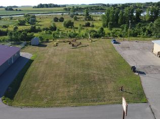 818 W 5th St, Morris, MN 56267