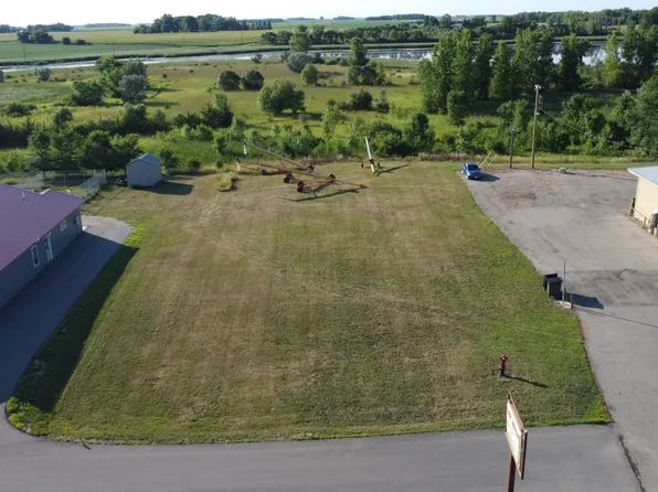 818 W 5th St, Morris, MN 56267