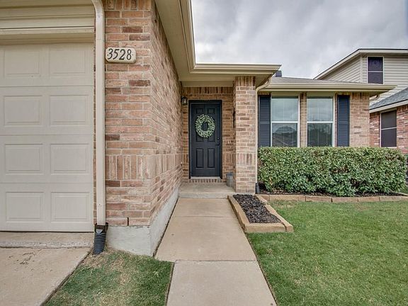 2nd image of 3528 Clydesdale Dr