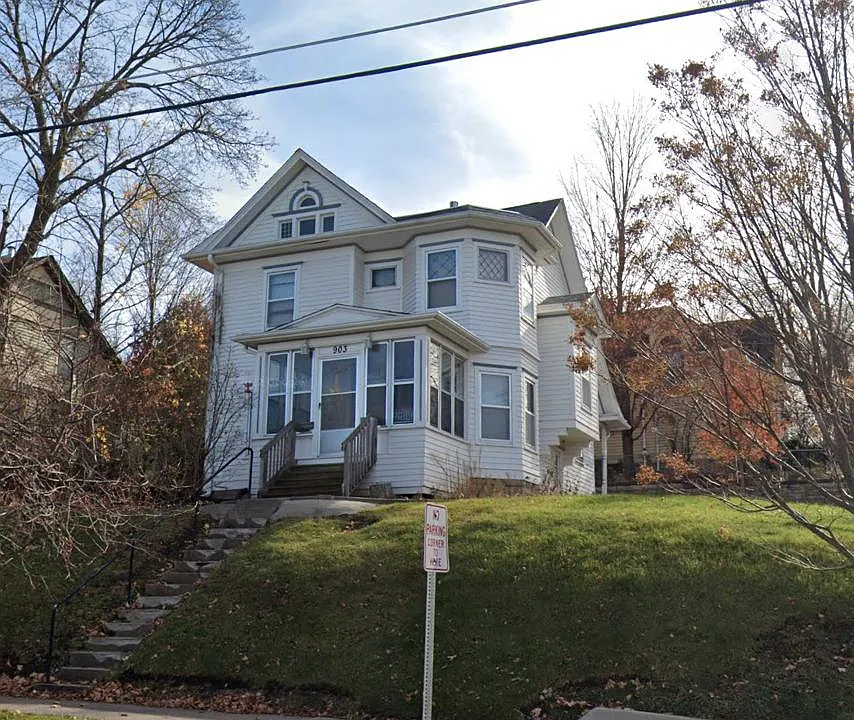 903 E Iowa Ave