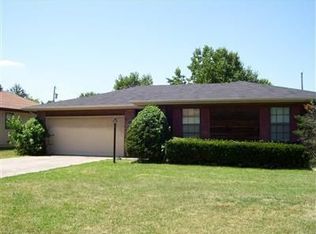 2243 S Nettleton Ave, Springfield, MO 65807