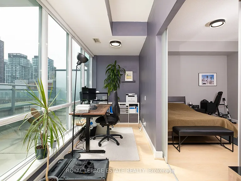 112 George St S #S711 — Photo 14