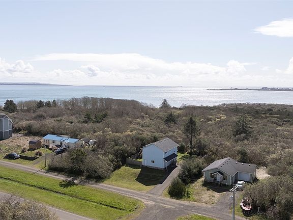 5th image of 145 Marine View Drive