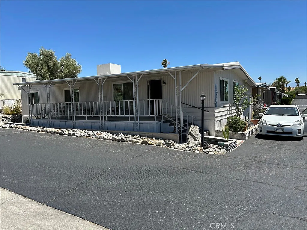 2 bed, 1000 sqft, $1,650 — Photo 1