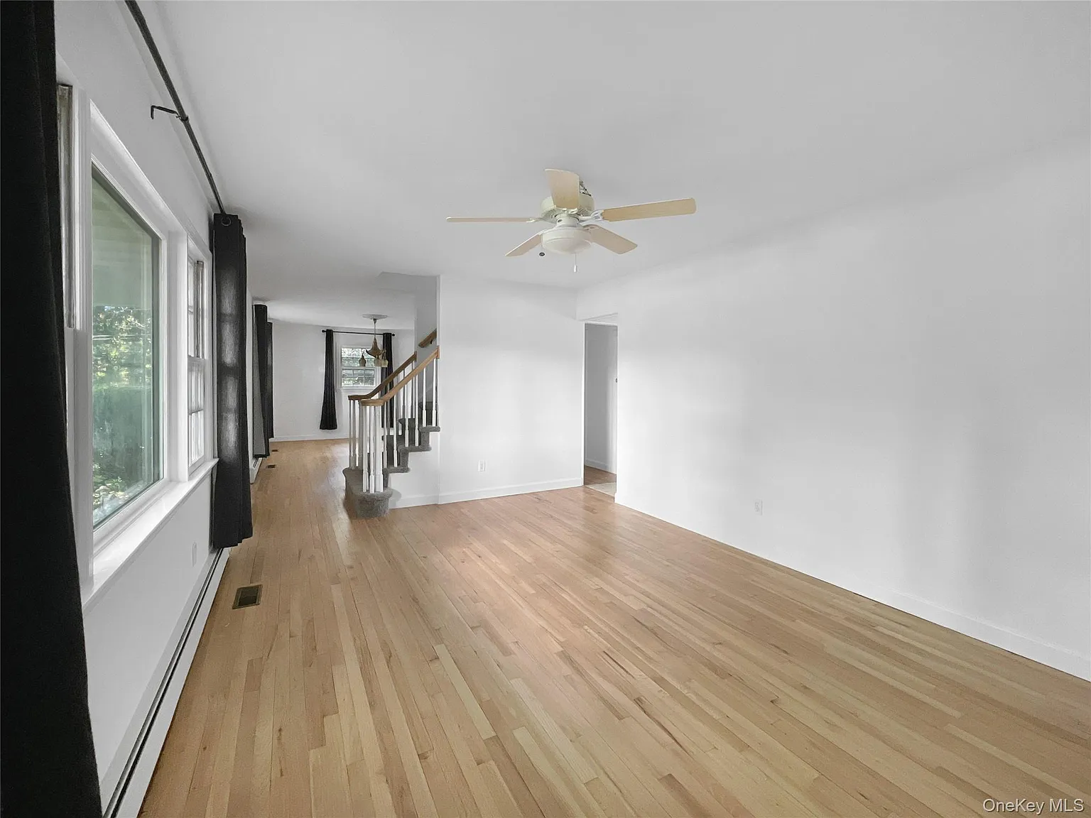 3 bed, 2.0 bath, 1400 sqft, $3,500 — Photo 3