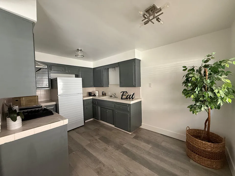 203 S Curtis Ave #B