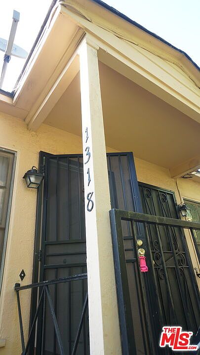 1st image of 1318 S Barrington Ave