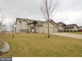 1362 Birch Dr, Mayer, MN 55360