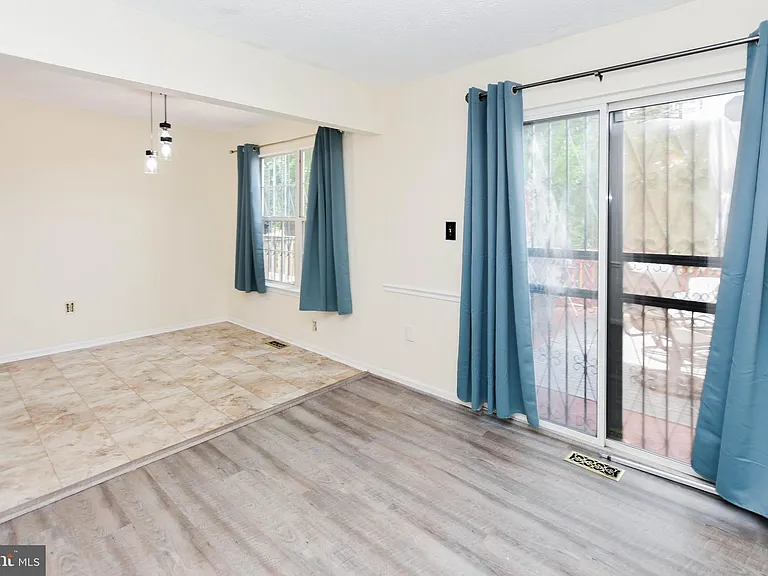 1401 Deep Gorge Ct — Photo 13